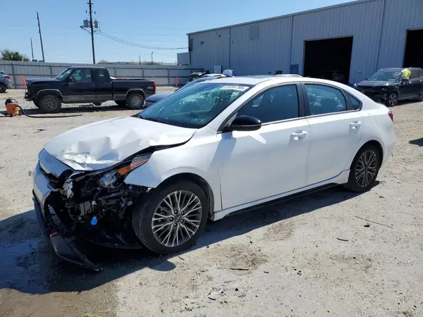 3KPF54AD2PE627806 2023 KIA FORTE - Image 1