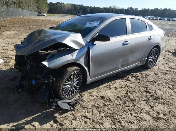 3KPF54AD2PE628499 2023 KIA FORTE - Image 2