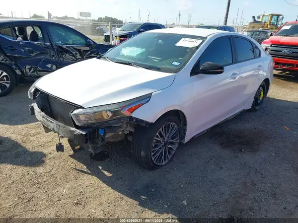 3KPF54AD2PE631385 2023 KIA FORTE - Image 2