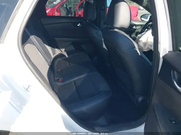 3KPF54AD2PE631385 2023 KIA FORTE - Image 8