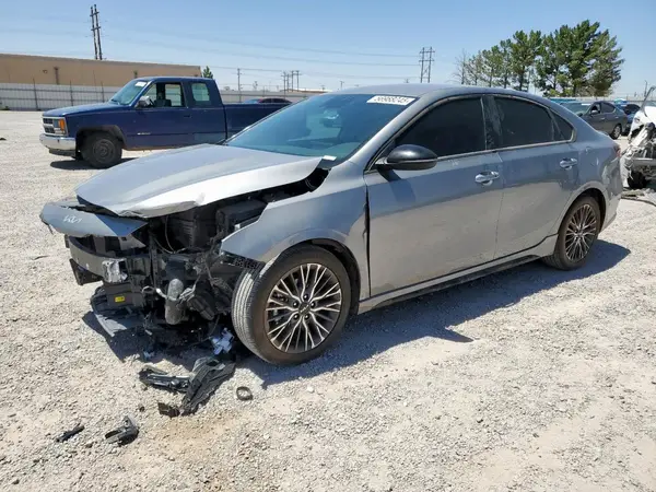 3KPF54AD2PE640572 2023 KIA FORTE - Image 1