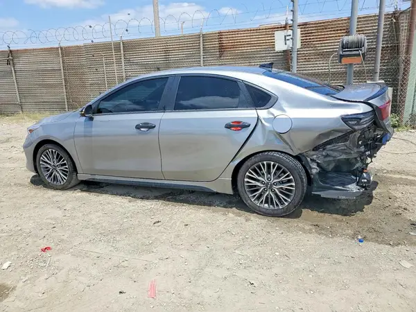 3KPF54AD2PE647165 2023 KIA FORTE - Image 2
