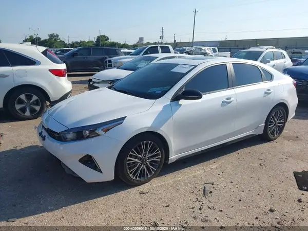 3KPF54AD2PE656268 2023 KIA FORTE - Image 2