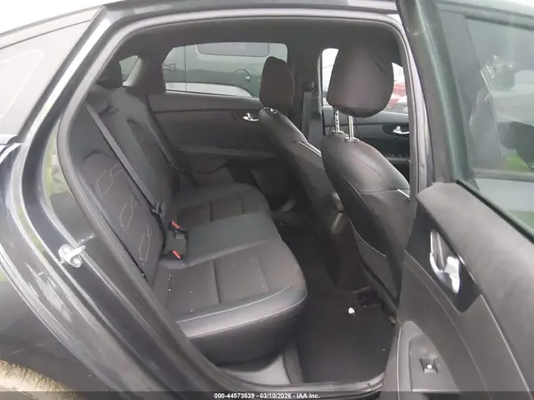 3KPF54AD2PE659736 2023 KIA FORTE - Image 8