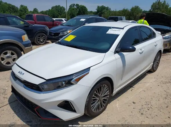3KPF54AD2PE667819 2023 KIA FORTE - Image 2