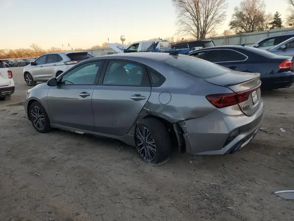 3KPF54AD2PE670929 2023 KIA FORTE - Image 2