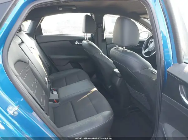 3KPF54AD2PE673555 2023 KIA FORTE - Image 8