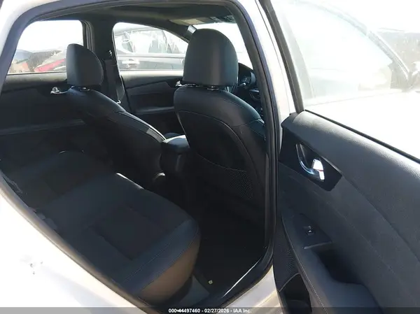 3KPF54AD2PE680442 2023 KIA FORTE - Image 8