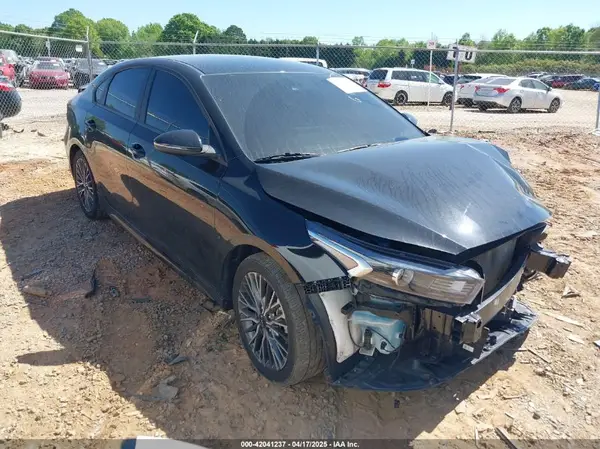 3KPF54AD2PE685043 2023 KIA FORTE - Image 1
