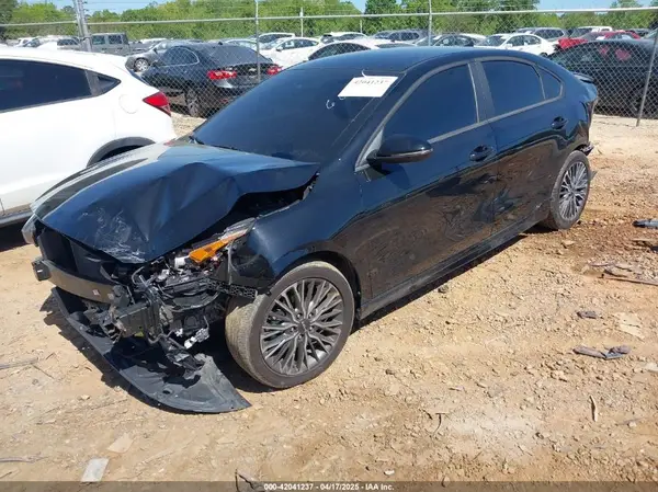 3KPF54AD2PE685043 2023 KIA FORTE - Image 2