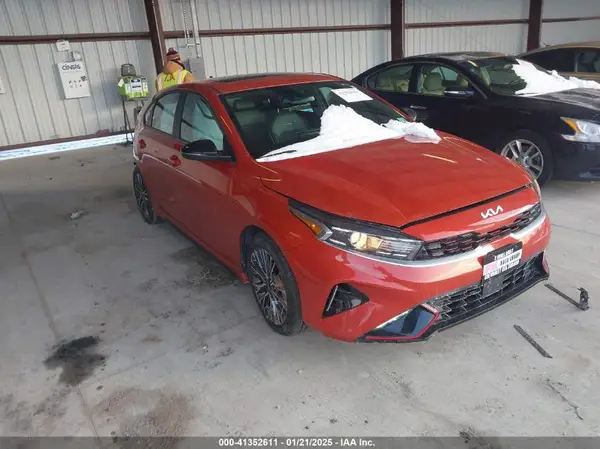 3KPF54AD2RE701406 2024 KIA FORTE - Image 1