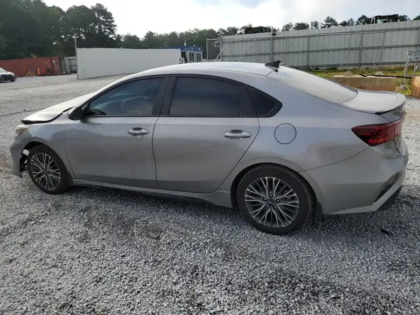 3KPF54AD2RE725785 2024 KIA FORTE - Image 2