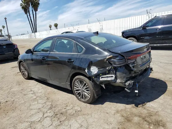 3KPF54AD2RE738116 2024 KIA FORTE - Image 2