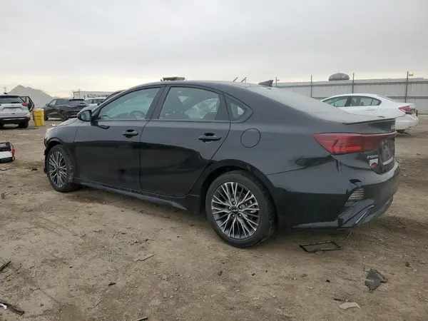 3KPF54AD2RE738892 2024 KIA FORTE - Image 2