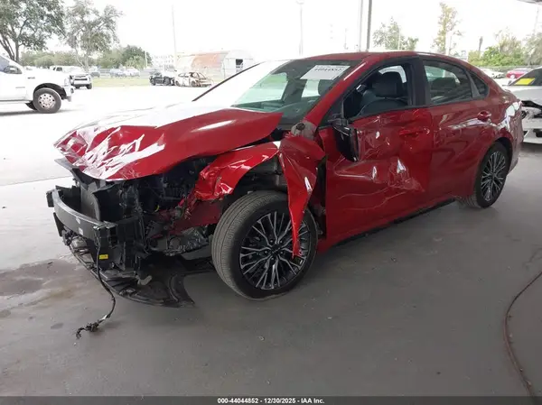 3KPF54AD2RE742313 2024 KIA FORTE - Image 2