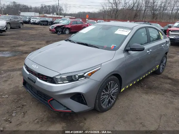 3KPF54AD2RE746605 2024 KIA FORTE - Image 2