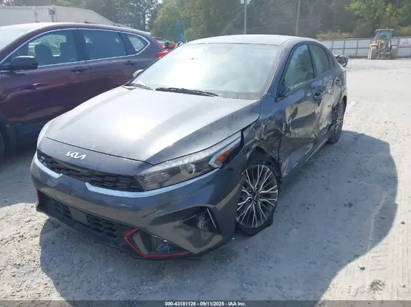 3KPF54AD2RE752873 2024 KIA FORTE - Image 2