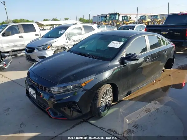 3KPF54AD2RE757992 2024 KIA FORTE - Image 2