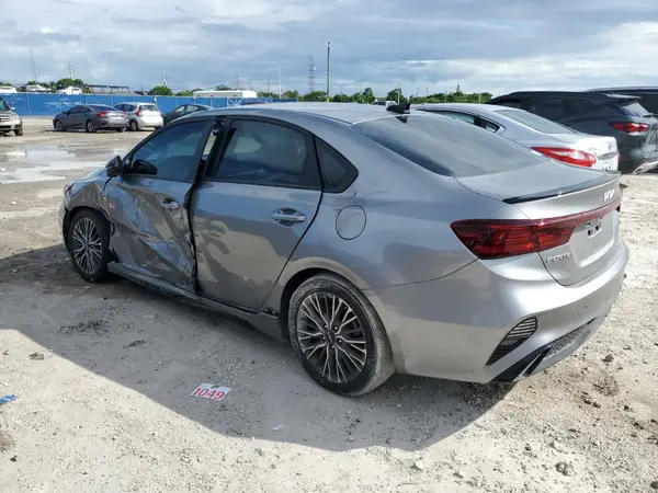 3KPF54AD2RE772542 2024 KIA FORTE - Image 2
