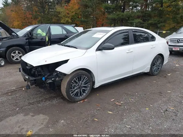 3KPF54AD2RE773352 2024 KIA FORTE - Image 2