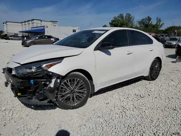 3KPF54AD2RE775828 2024 KIA FORTE - Image 1