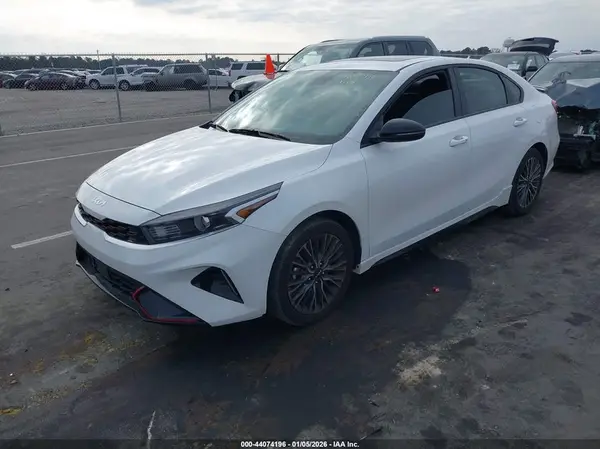 3KPF54AD2RE776090 2024 KIA FORTE - Image 2