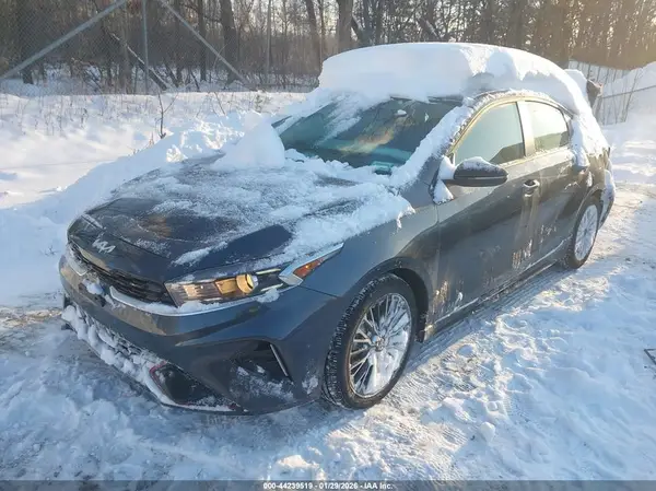 3KPF54AD2RE778258 2024 KIA FORTE - Image 2