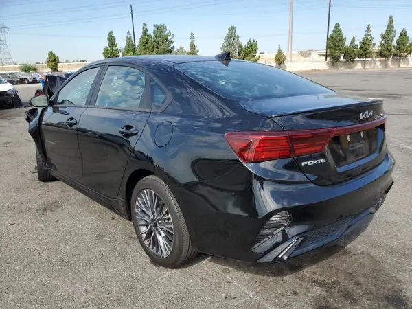 3KPF54AD2RE779734 2024 KIA FORTE - Image 2