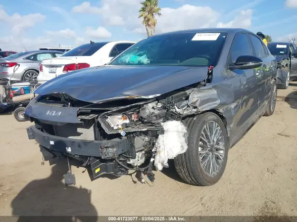 3KPF54AD2RE785646 2024 KIA FORTE - Image 2