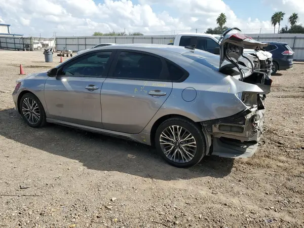 3KPF54AD2RE786926 2024 KIA FORTE - Image 2