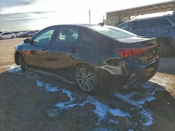 3KPF54AD2RE792905 2024 KIA FORTE - Image 2