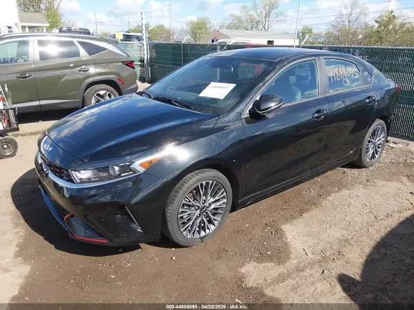 3KPF54AD2RE794637 2024 KIA FORTE - Image 2