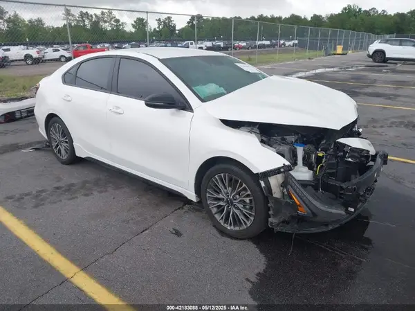 3KPF54AD2RE800601 2024 KIA FORTE - Image 1