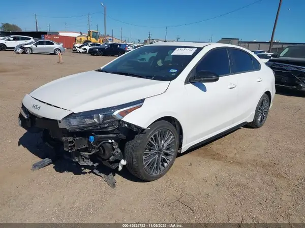 3KPF54AD2RE804731 2024 KIA FORTE - Image 2