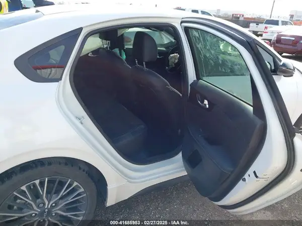 3KPF54AD2RE805393 2024 KIA FORTE - Image 8