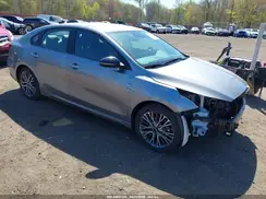 3KPF54AD2RE807631 2024 KIA FORTE