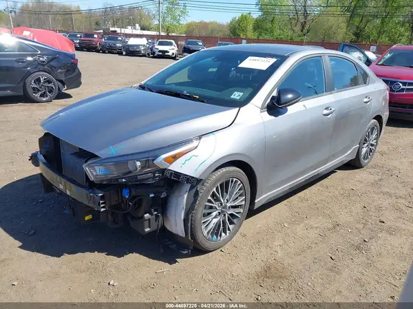 3KPF54AD2RE807631 2024 KIA FORTE - Image 2