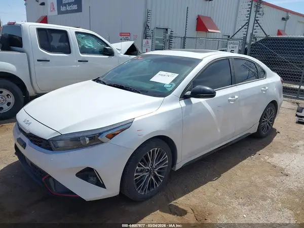 3KPF54AD2RE820086 2024 KIA FORTE - Image 2