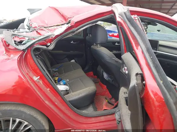 3KPF54AD2RE824140 2024 KIA FORTE - Image 8