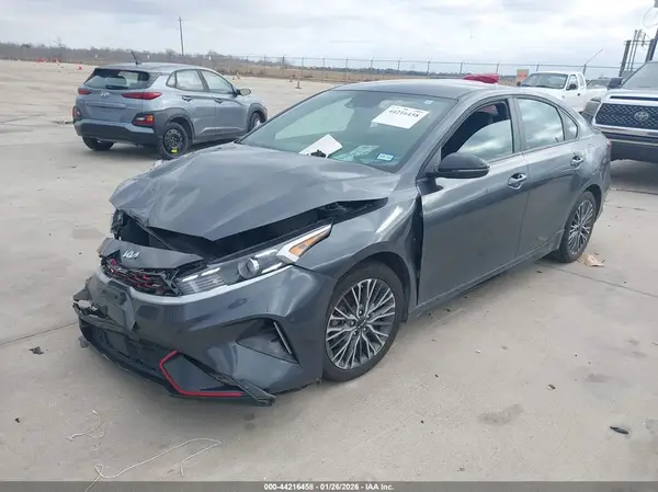 3KPF54AD2RE824784 2024 KIA FORTE - Image 2