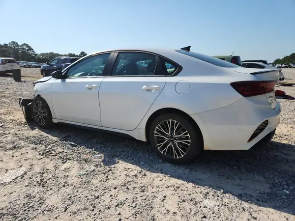 3KPF54AD2RE825322 2024 KIA FORTE - Image 2