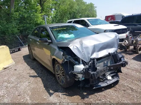 3KPF54AD2RE826583 2024 KIA FORTE - Image 1