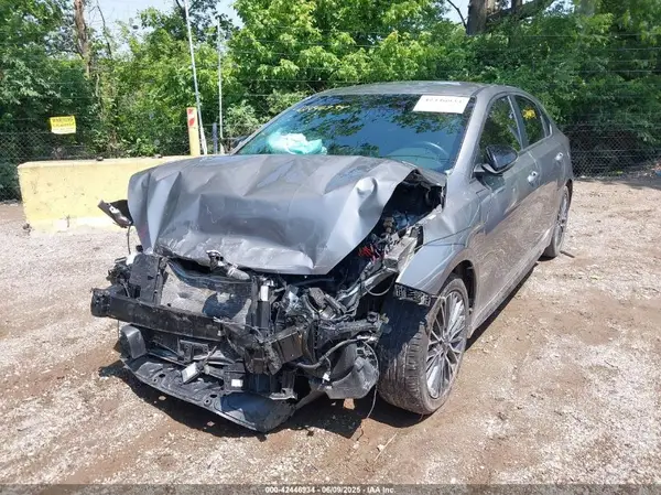 3KPF54AD2RE826583 2024 KIA FORTE - Image 2