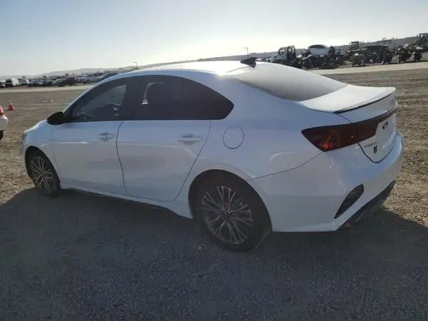 3KPF54AD2RE840192 2024 KIA FORTE - Image 2
