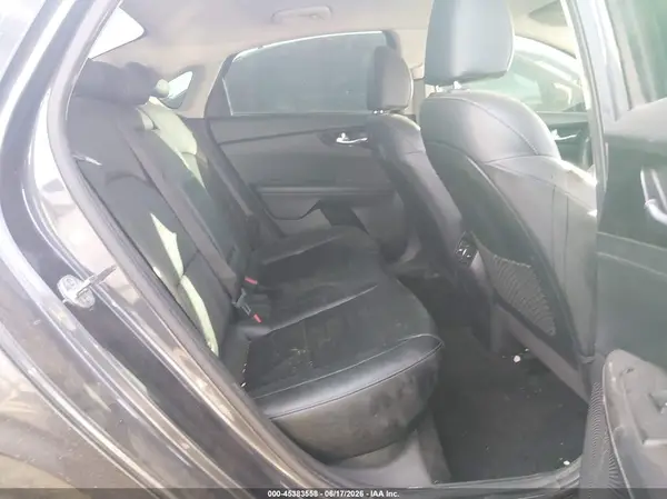 3KPF54AD3KE021472 2019 KIA FORTE - Image 8