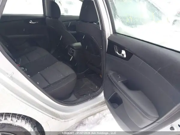 3KPF54AD3KE100642 2019 KIA FORTE - Image 8
