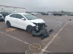 3KPF54AD3KE121801 2019 KIA FORTE