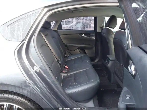 3KPF54AD3KE126223 2019 KIA FORTE - Image 8