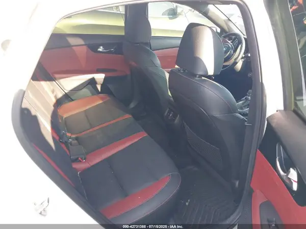 3KPF54AD3KE127257 2019 KIA FORTE - Image 8