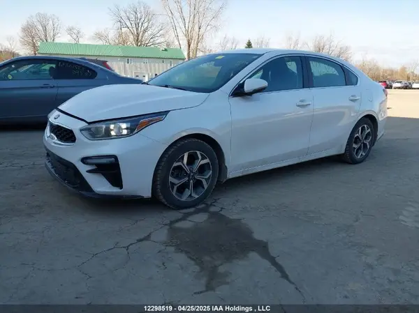 3KPF54AD3ME402855 2021 KIA FORTE - Image 2